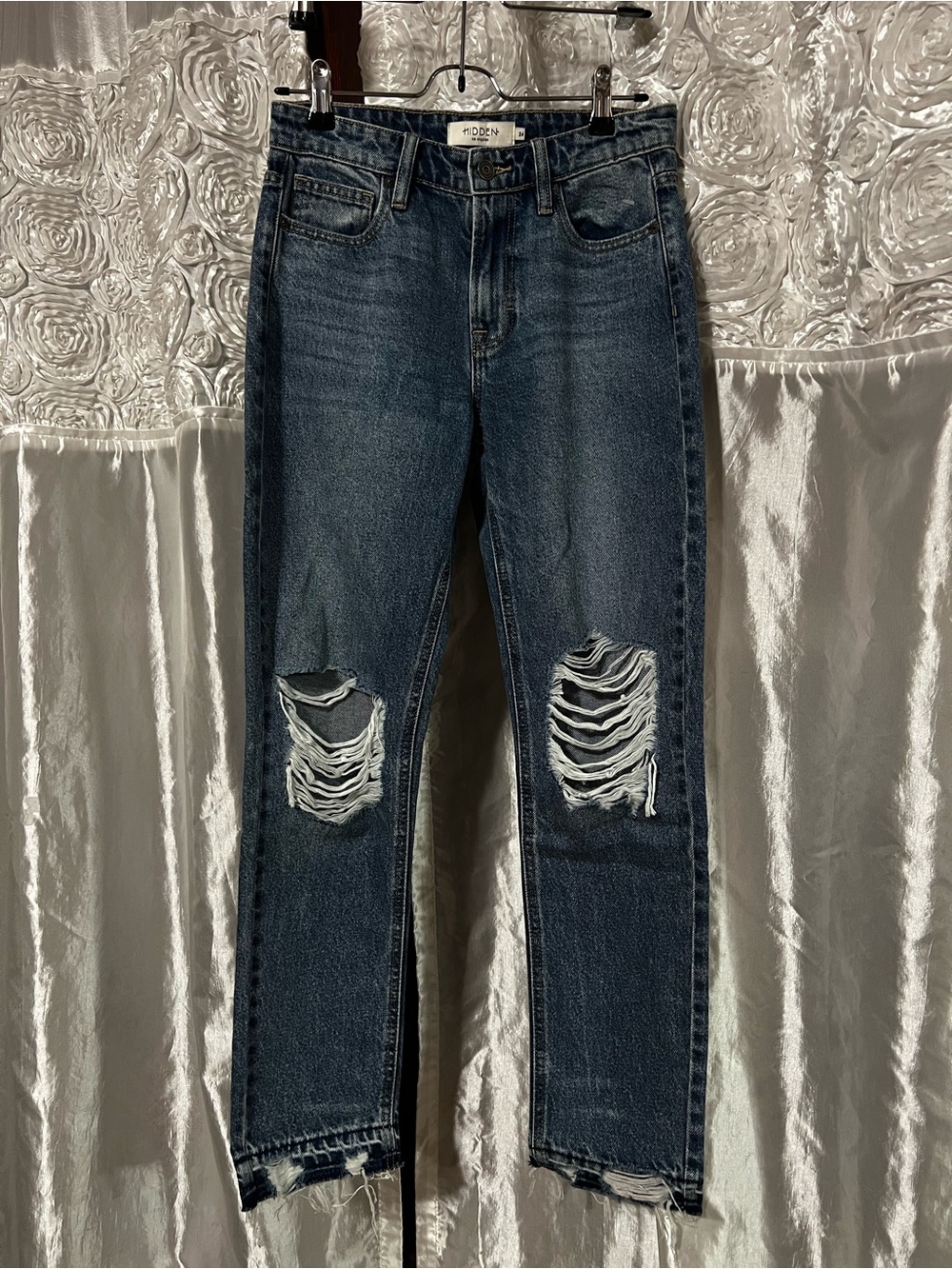 HIDDEN JEANS-  Women's Straight Leg Distressed Jeans — Dark Blue